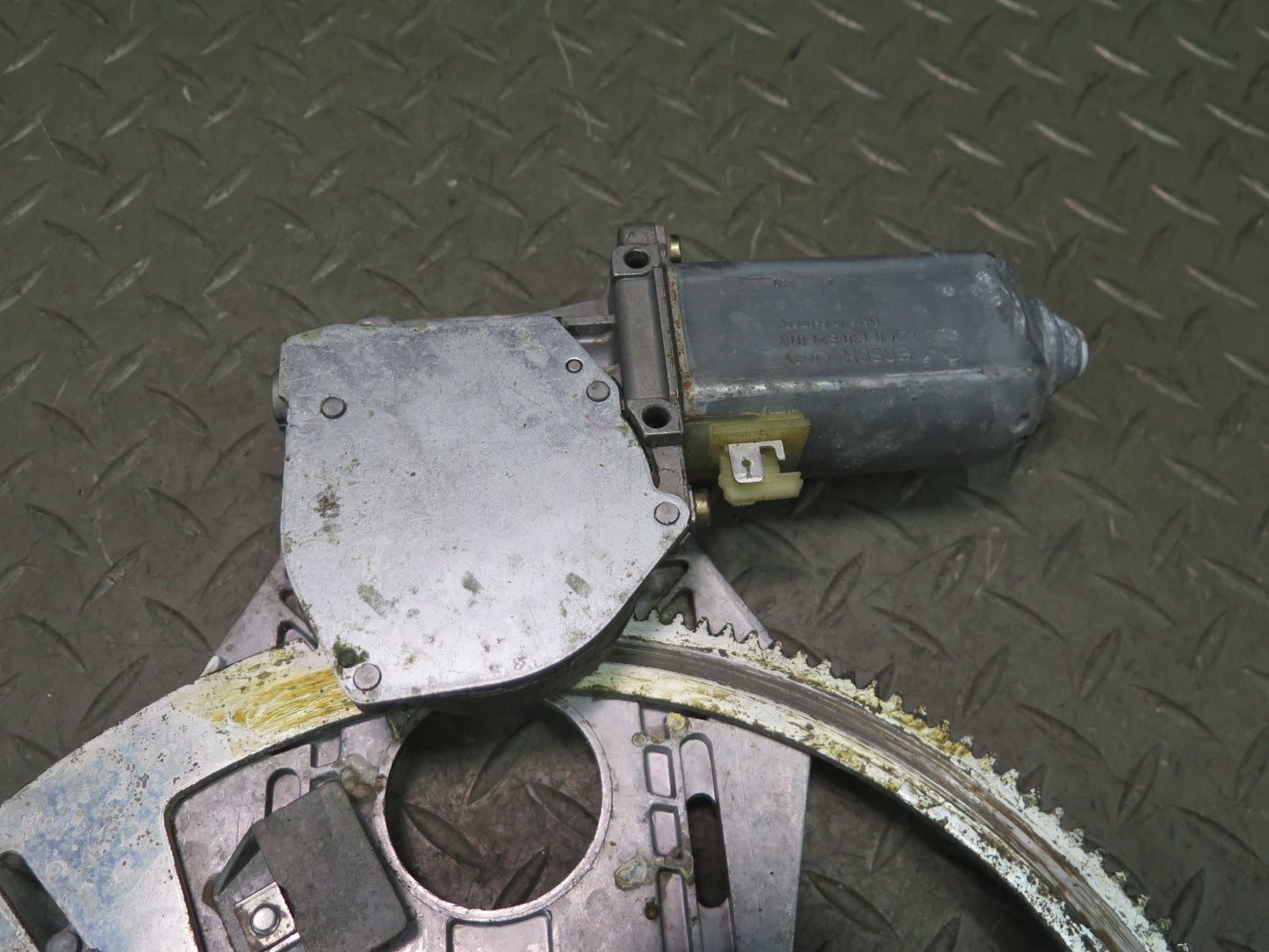 1984-1991 Porsche 928 Left Door Window Regulator w Motor