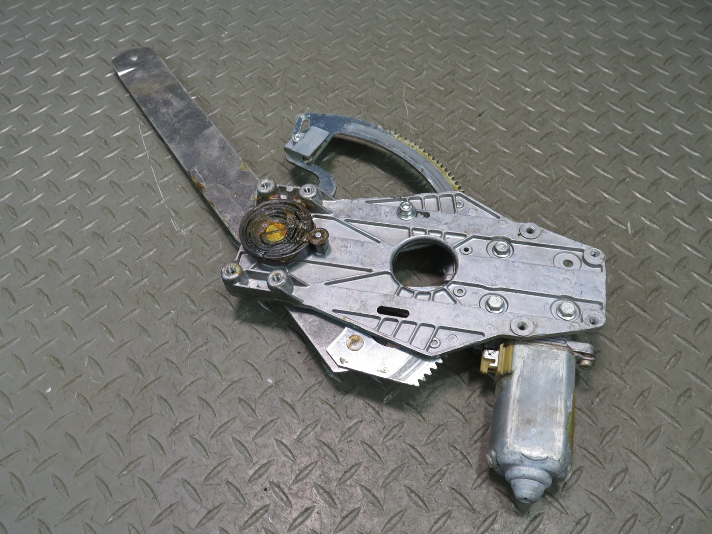 1984-1991 Porsche 928 Right Door Window Regulator w Motor