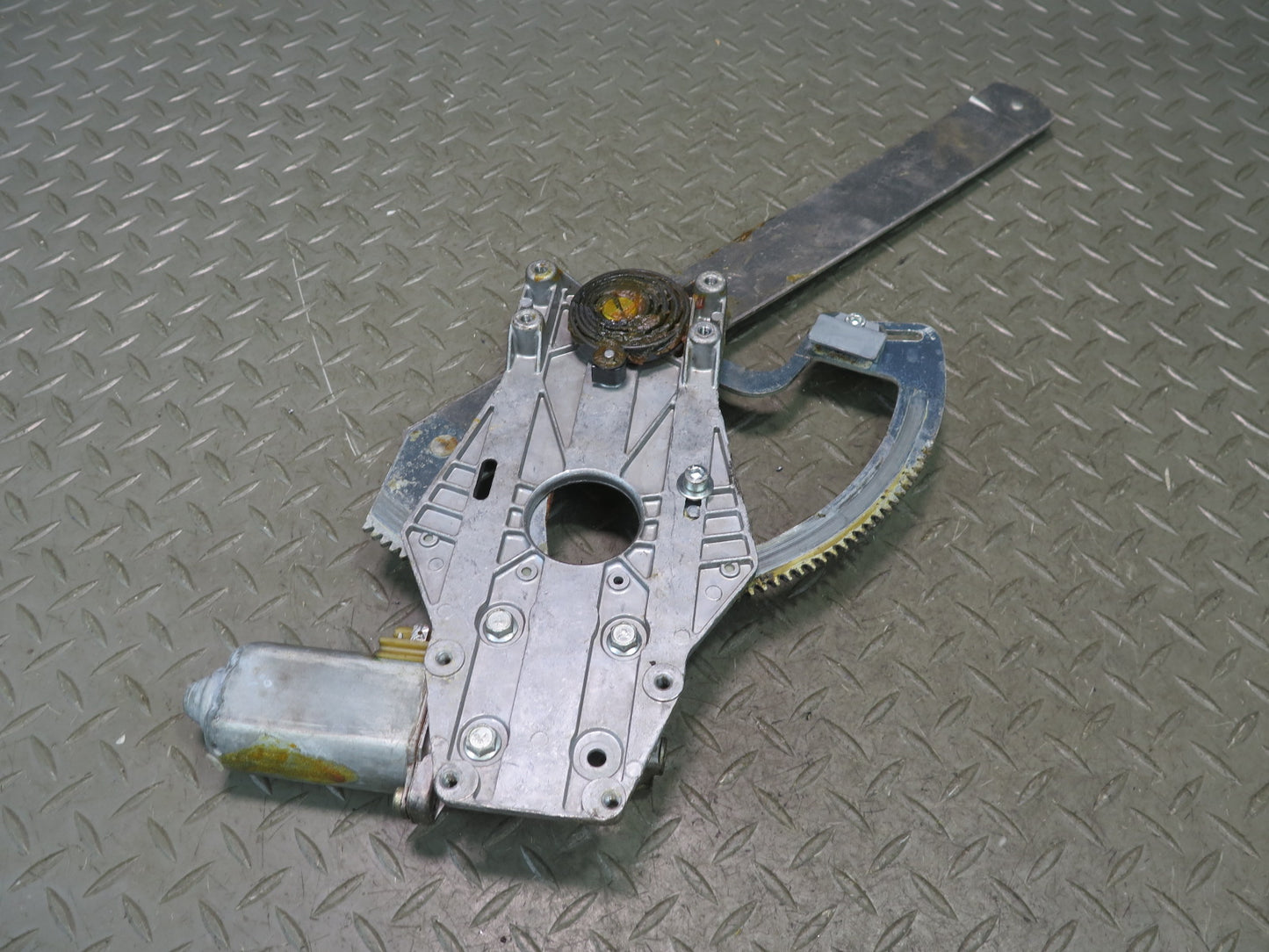 1984-1991 Porsche 928 Right Door Window Regulator w Motor