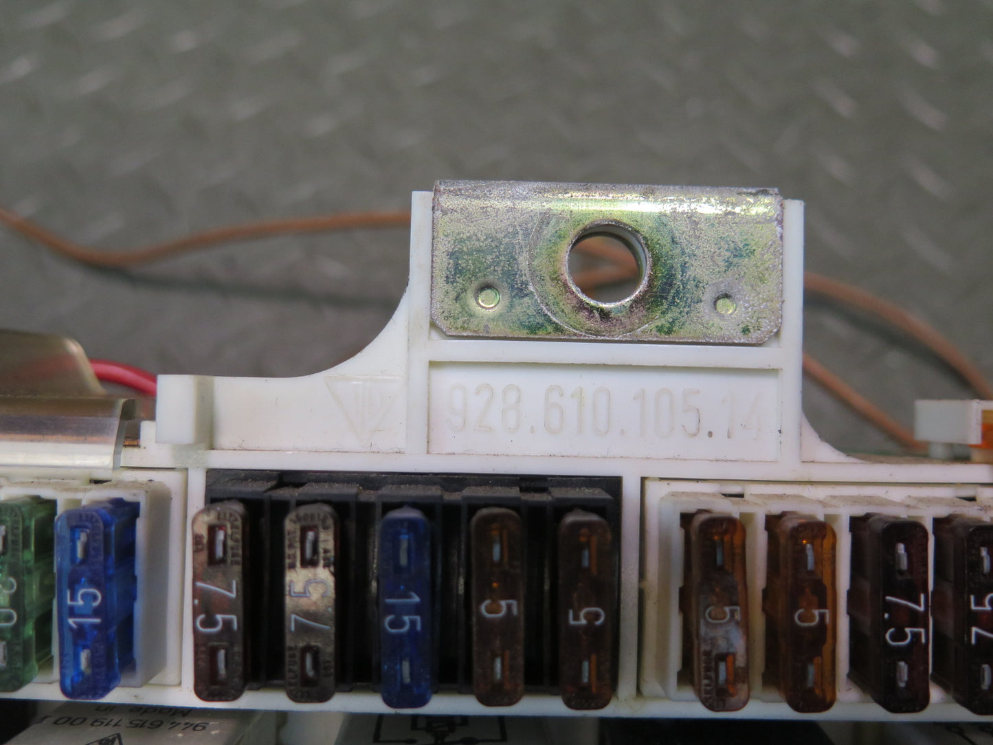 1987-1988 Porsche 928 Fuse Relay Box Module 92861010514