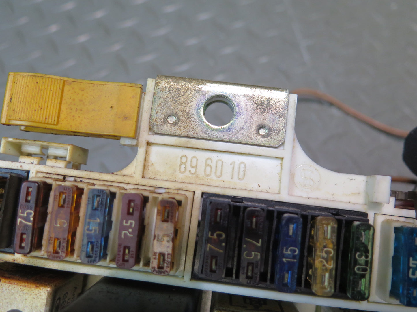 1987-1988 Porsche 928 Fuse Relay Box Module 92861010514