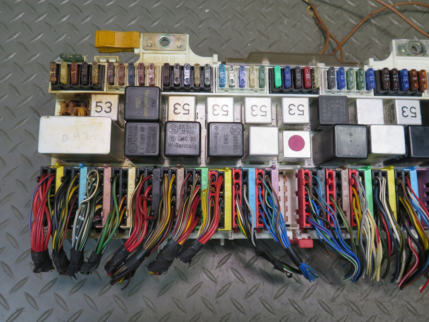1987-1988 Porsche 928 Fuse Relay Box Module 92861010514