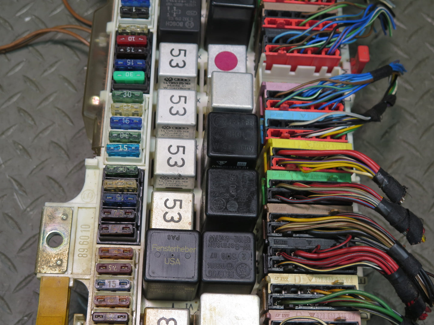 1987-1988 Porsche 928 Fuse Relay Box Module 92861010514