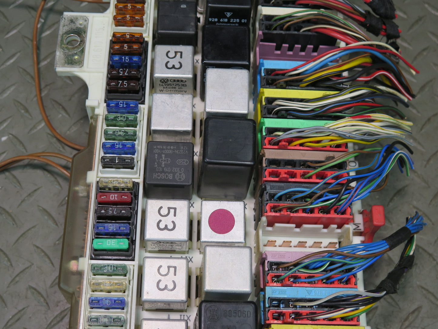 1987-1988 Porsche 928 Fuse Relay Box Module 92861010514