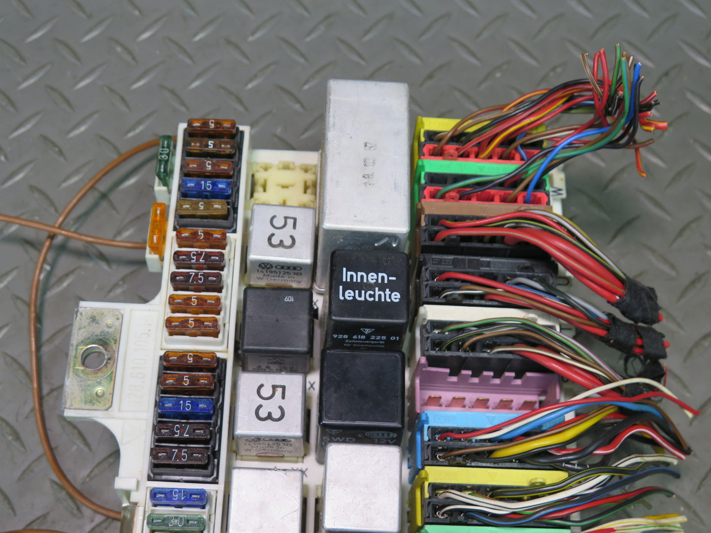 1987-1988 Porsche 928 Fuse Relay Box Module 92861010514
