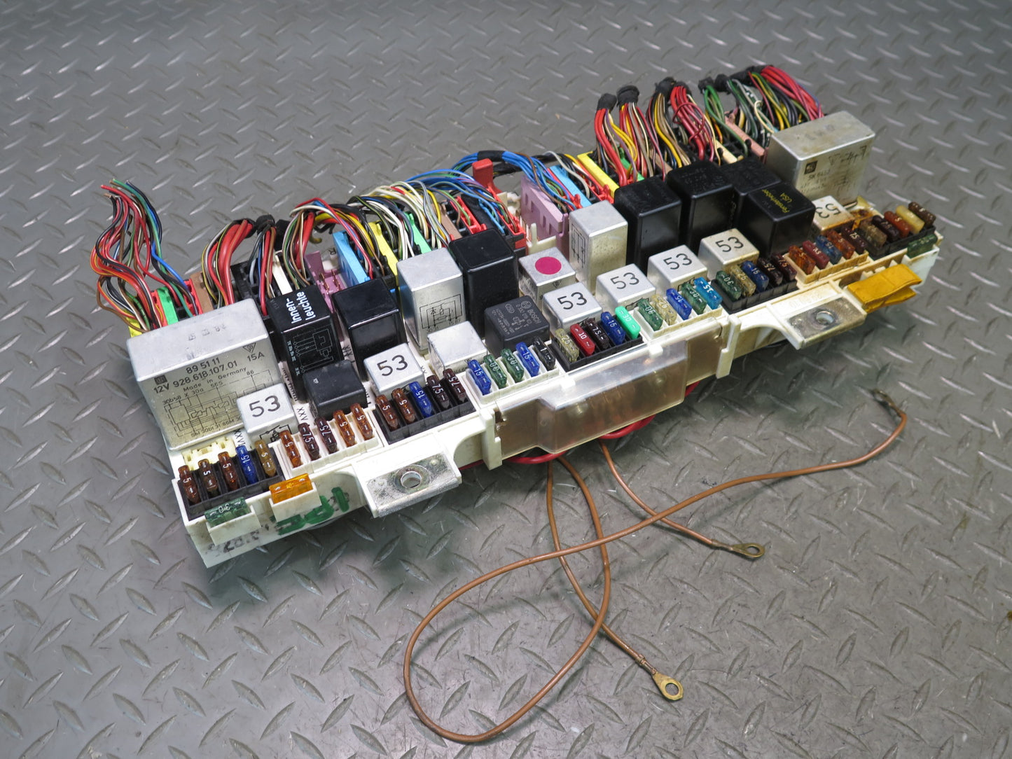 1987-1988 Porsche 928 Fuse Relay Box Module 92861010514