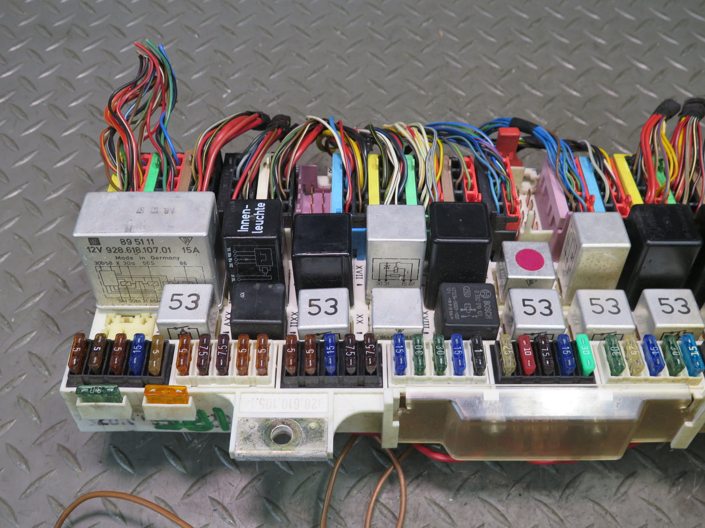 1987-1988 Porsche 928 Fuse Relay Box Module 92861010514