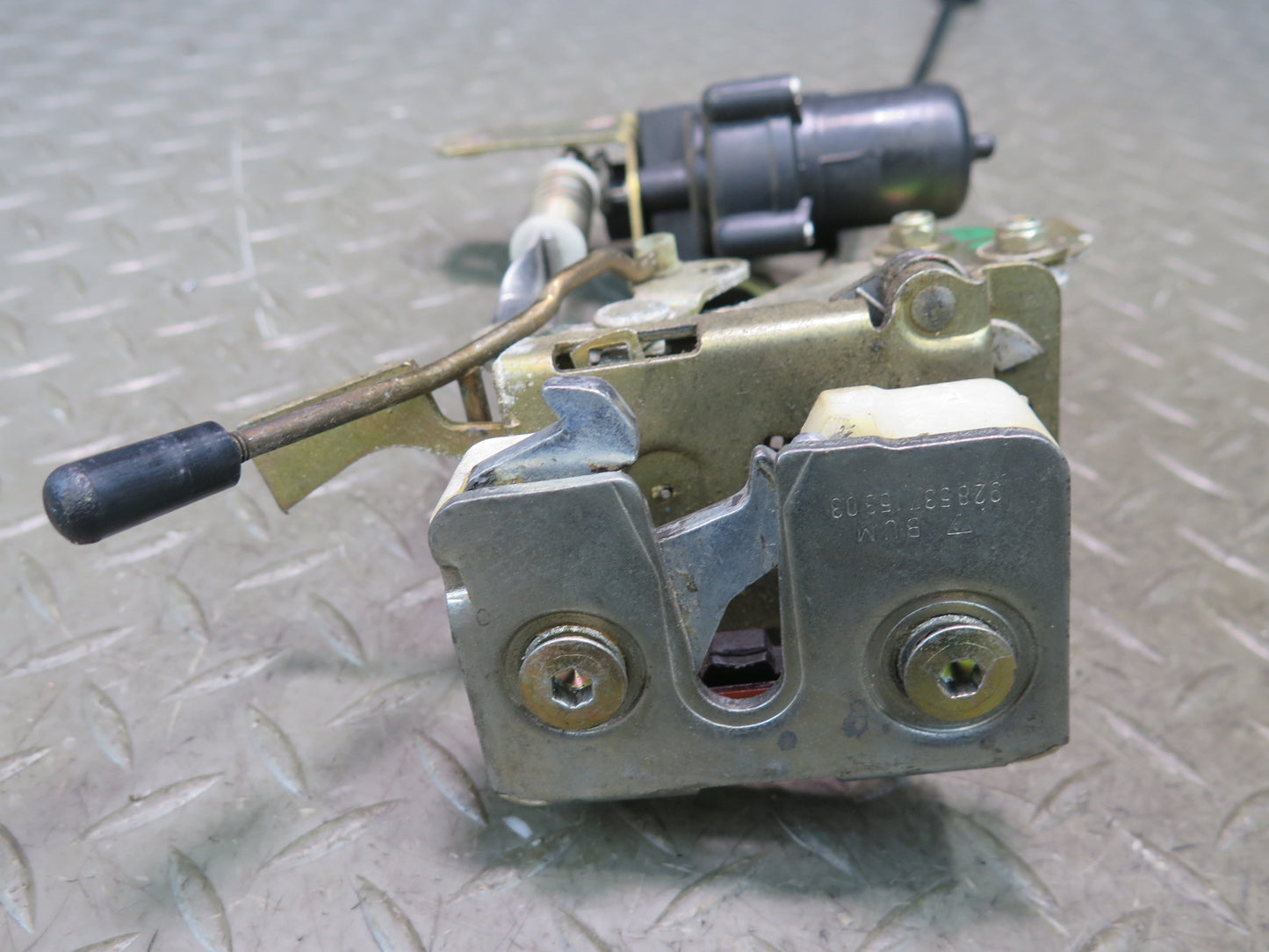 1984-1991 Porsche 928 Left Door Lock Latch Actuator 92853715303