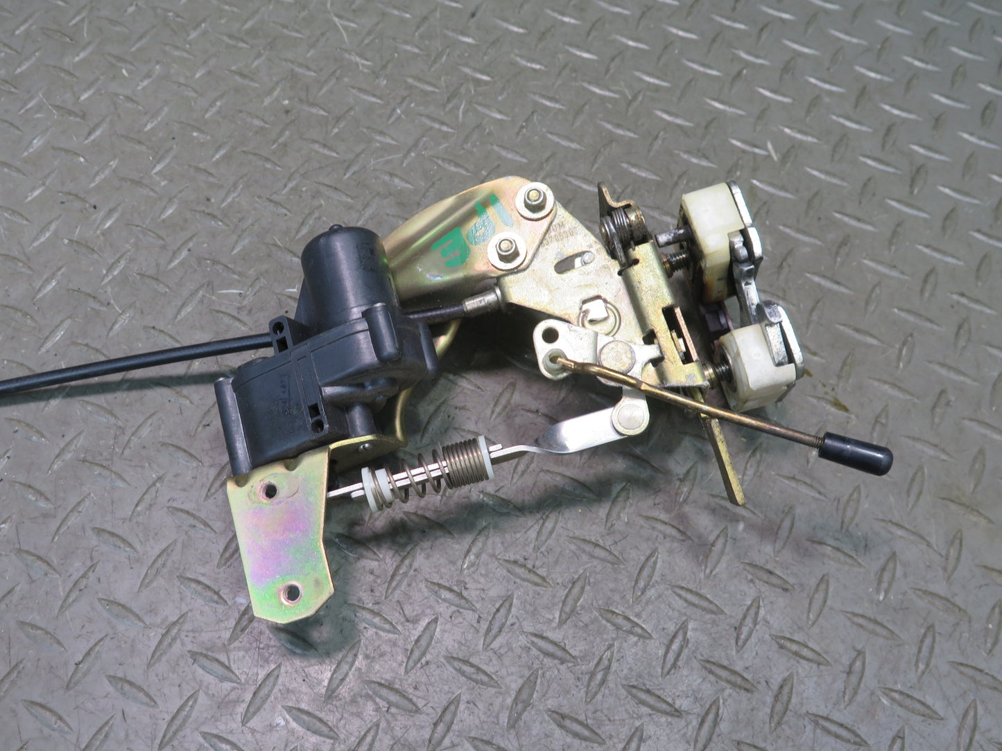 1984-1991 Porsche 928 Left Door Lock Latch Actuator 92853715303
