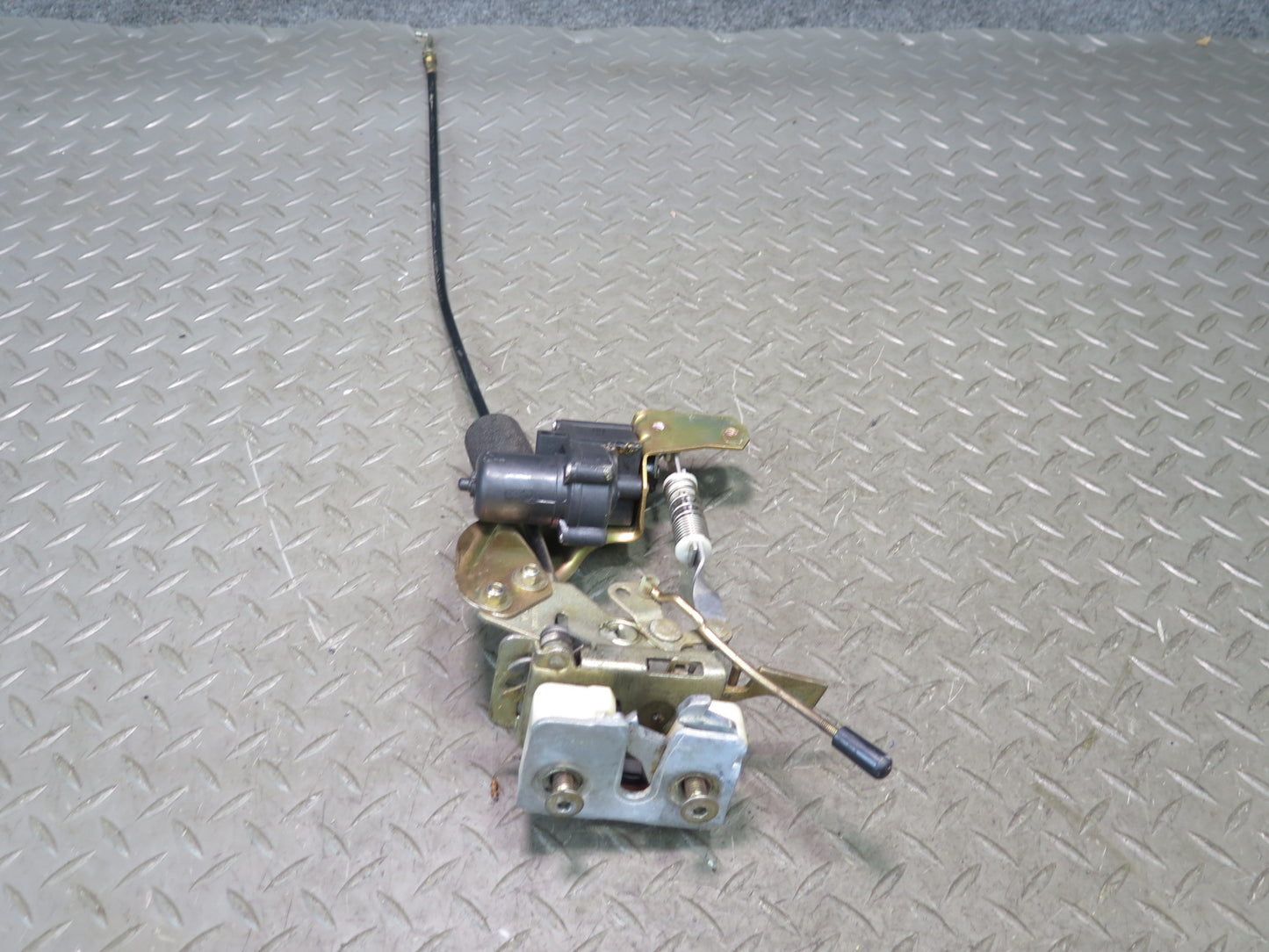 1984-1991 Porsche 928 Right Door Lock Latch Actuator 92853715403