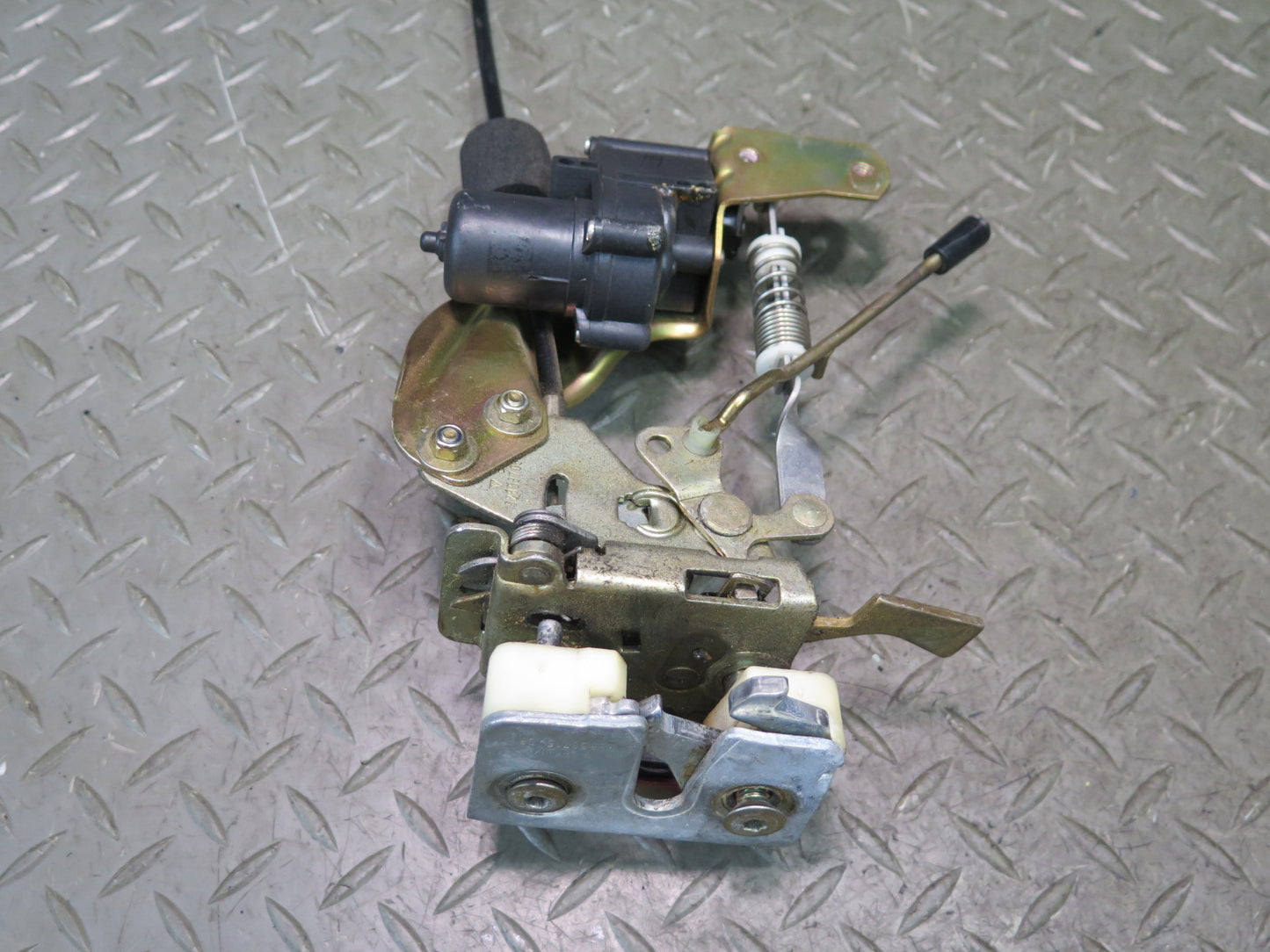 1984-1991 Porsche 928 Right Door Lock Latch Actuator 92853715403