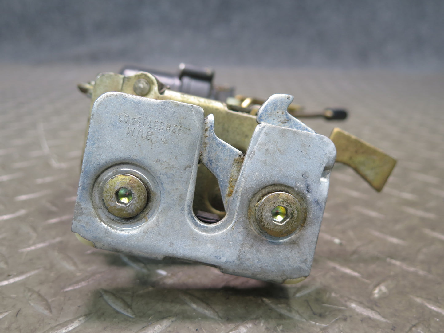 1984-1991 Porsche 928 Right Door Lock Latch Actuator 92853715403