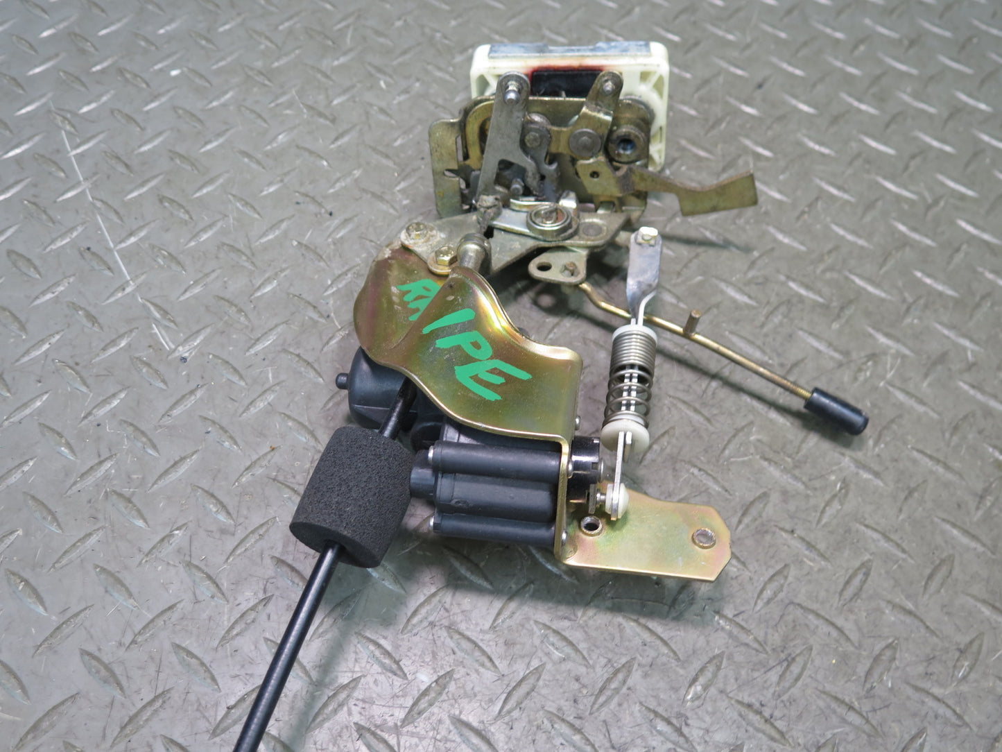 1984-1991 Porsche 928 Right Door Lock Latch Actuator 92853715403