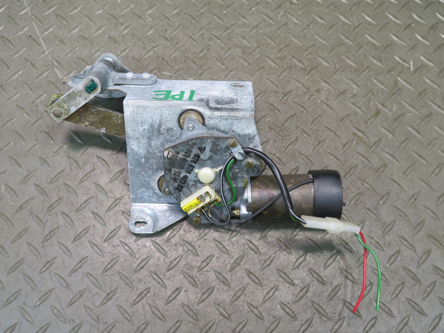 1984-1991 Porsche 928 Rear Trunk Tailgate Hatch Wiper Motor 92862840302