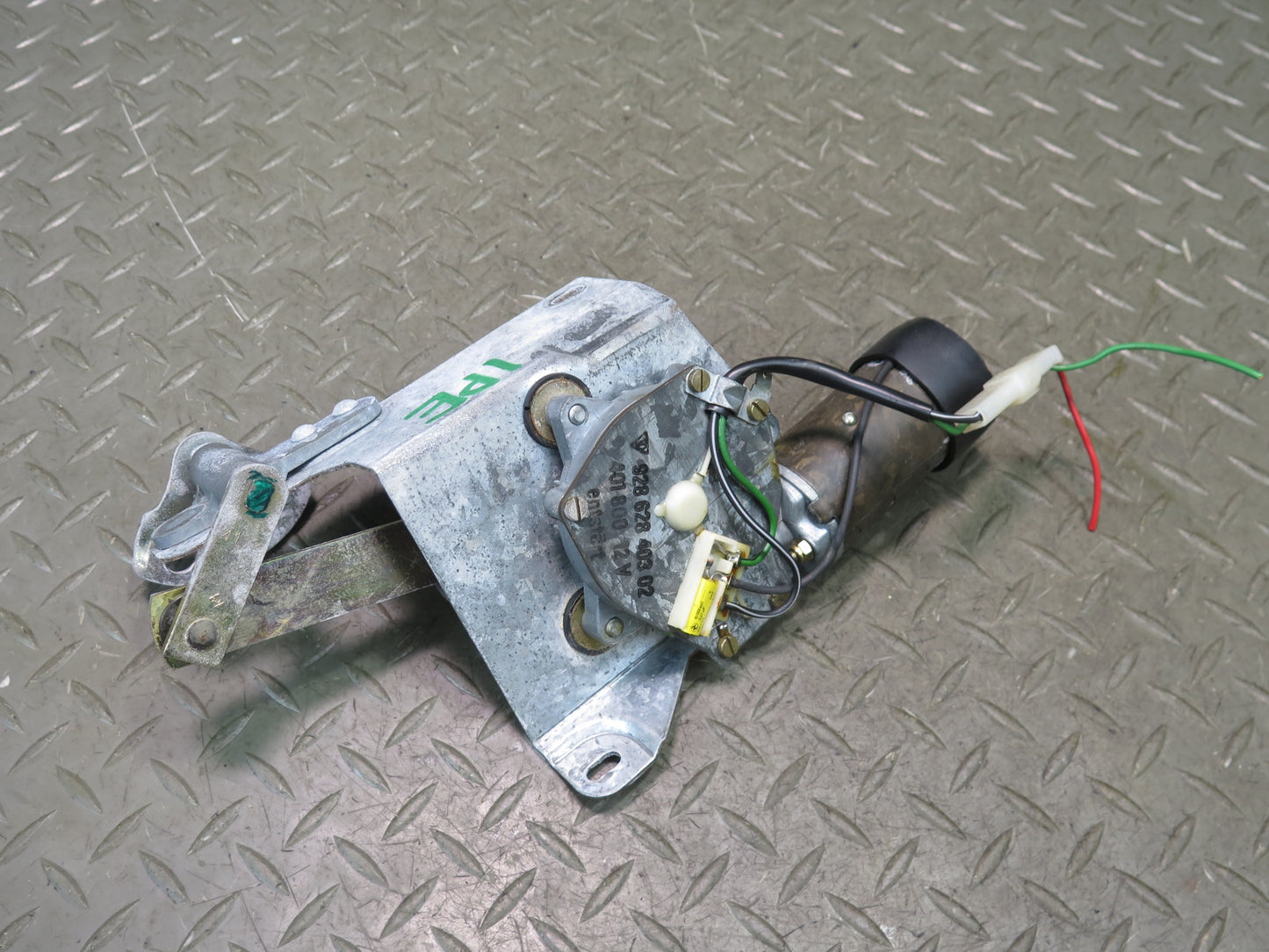 1984-1991 Porsche 928 Rear Trunk Tailgate Hatch Wiper Motor 92862840302