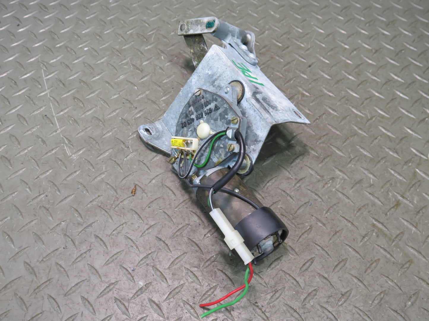 1984-1991 Porsche 928 Rear Trunk Tailgate Hatch Wiper Motor 92862840302