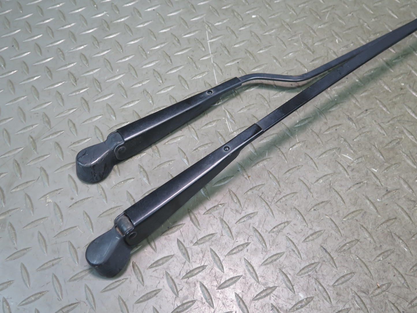 1983-1989 Porsche 928 Rear Hatch Trunk Lid Tailgate Wiper Arm