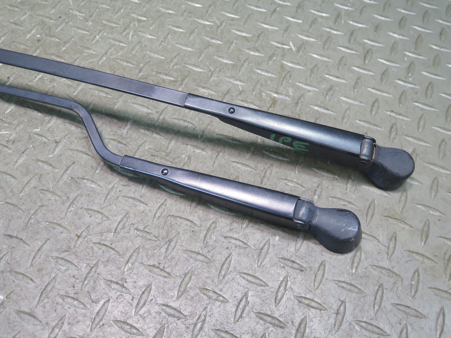 1983-1989 Porsche 928 Rear Hatch Trunk Lid Tailgate Wiper Arm