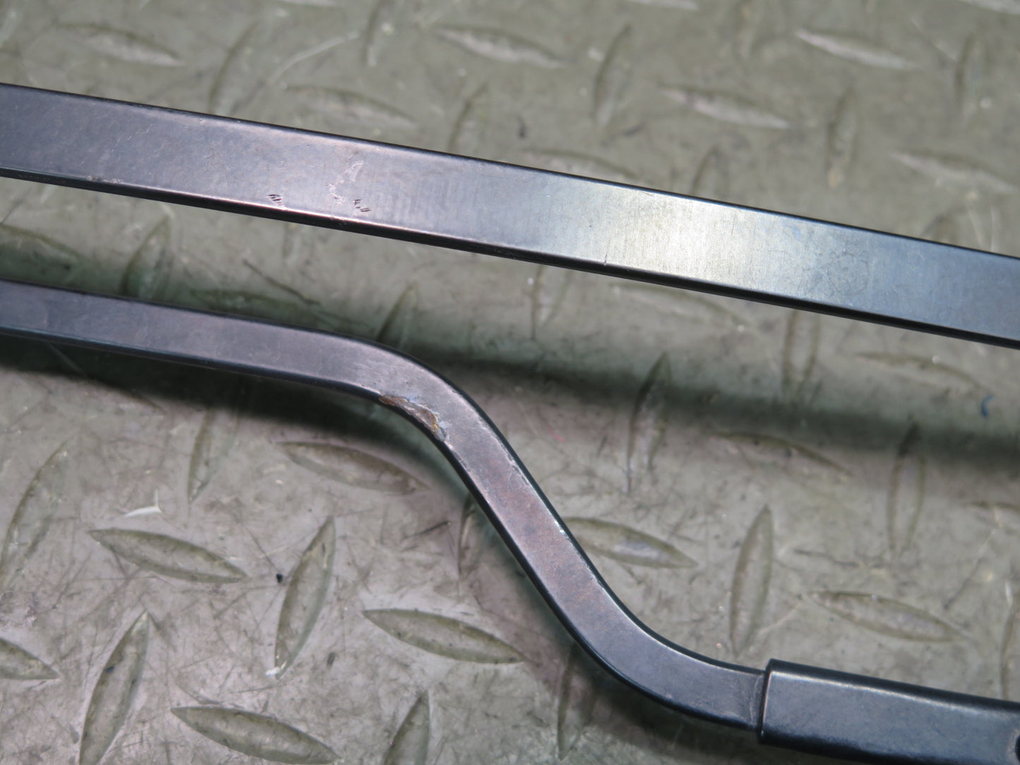 1983-1989 Porsche 928 Rear Hatch Trunk Lid Tailgate Wiper Arm