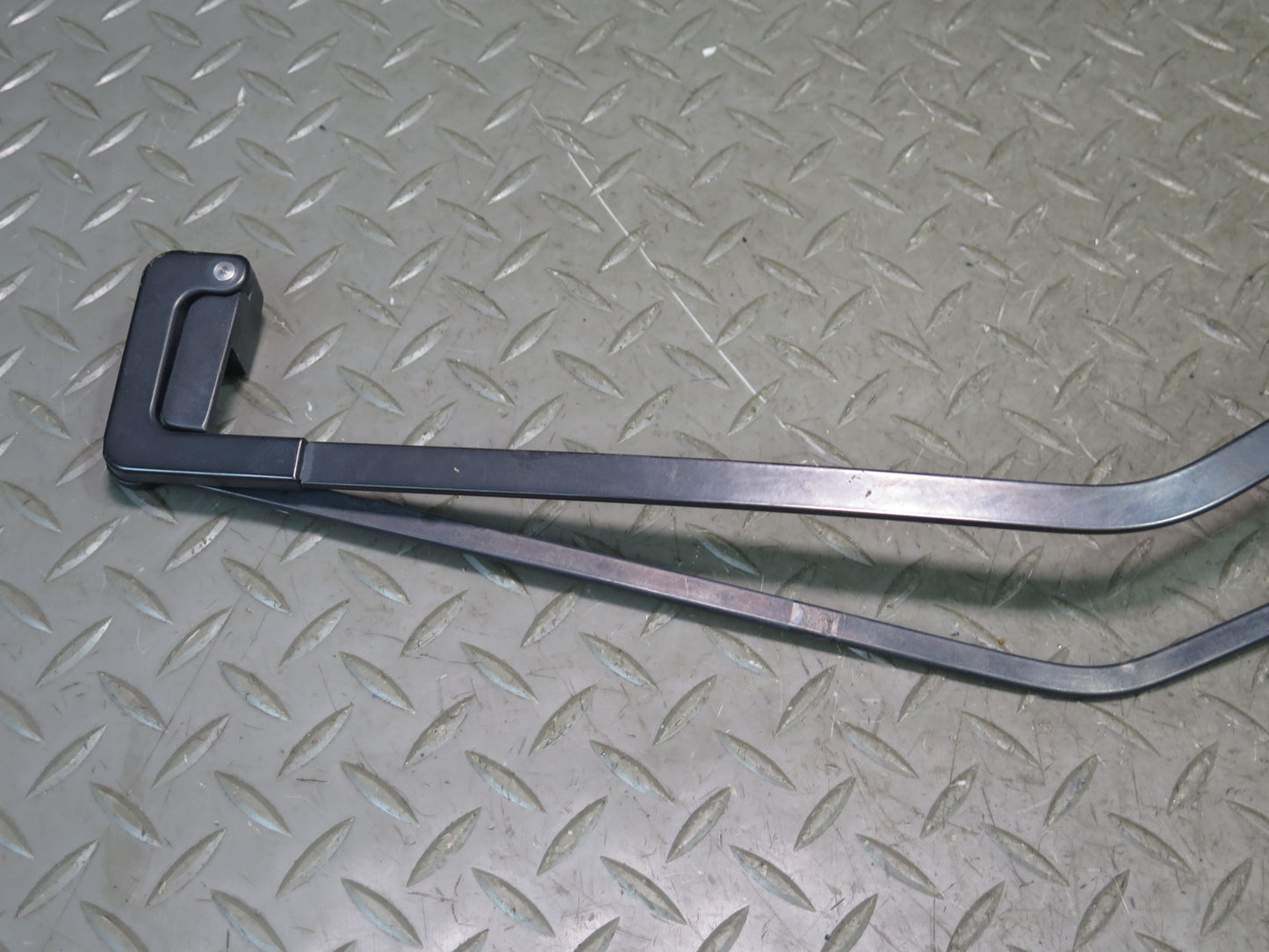 1983-1989 Porsche 928 Rear Hatch Trunk Lid Tailgate Wiper Arm