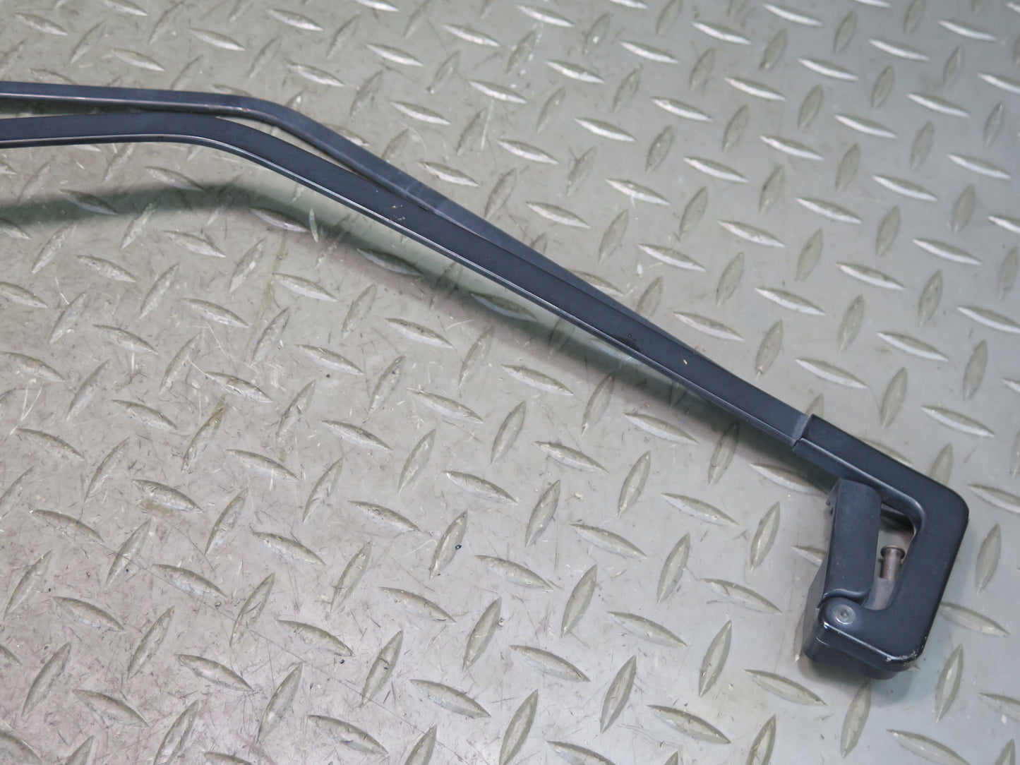1983-1989 Porsche 928 Rear Hatch Trunk Lid Tailgate Wiper Arm