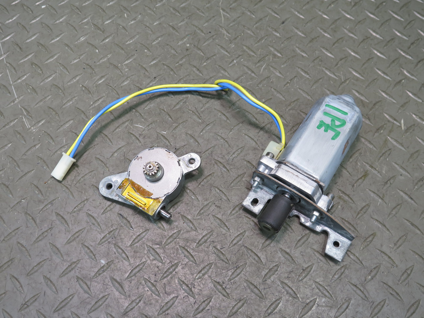 1984-1991 Porsche 928 Sunroof Motor Drive Unit Set of 2