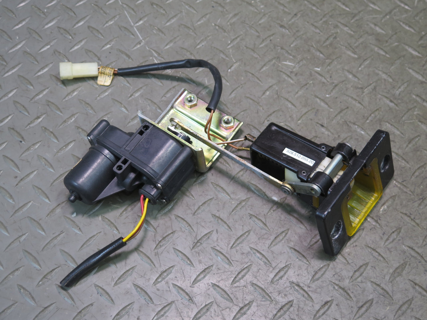 1987-1991 Porsche 928 Rear Trunk Hatch Lock Latch Receiver w Actuator Motor