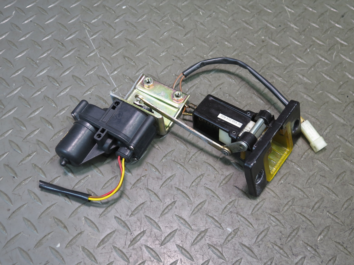 1987-1991 Porsche 928 Rear Trunk Hatch Lock Latch Receiver w Actuator Motor
