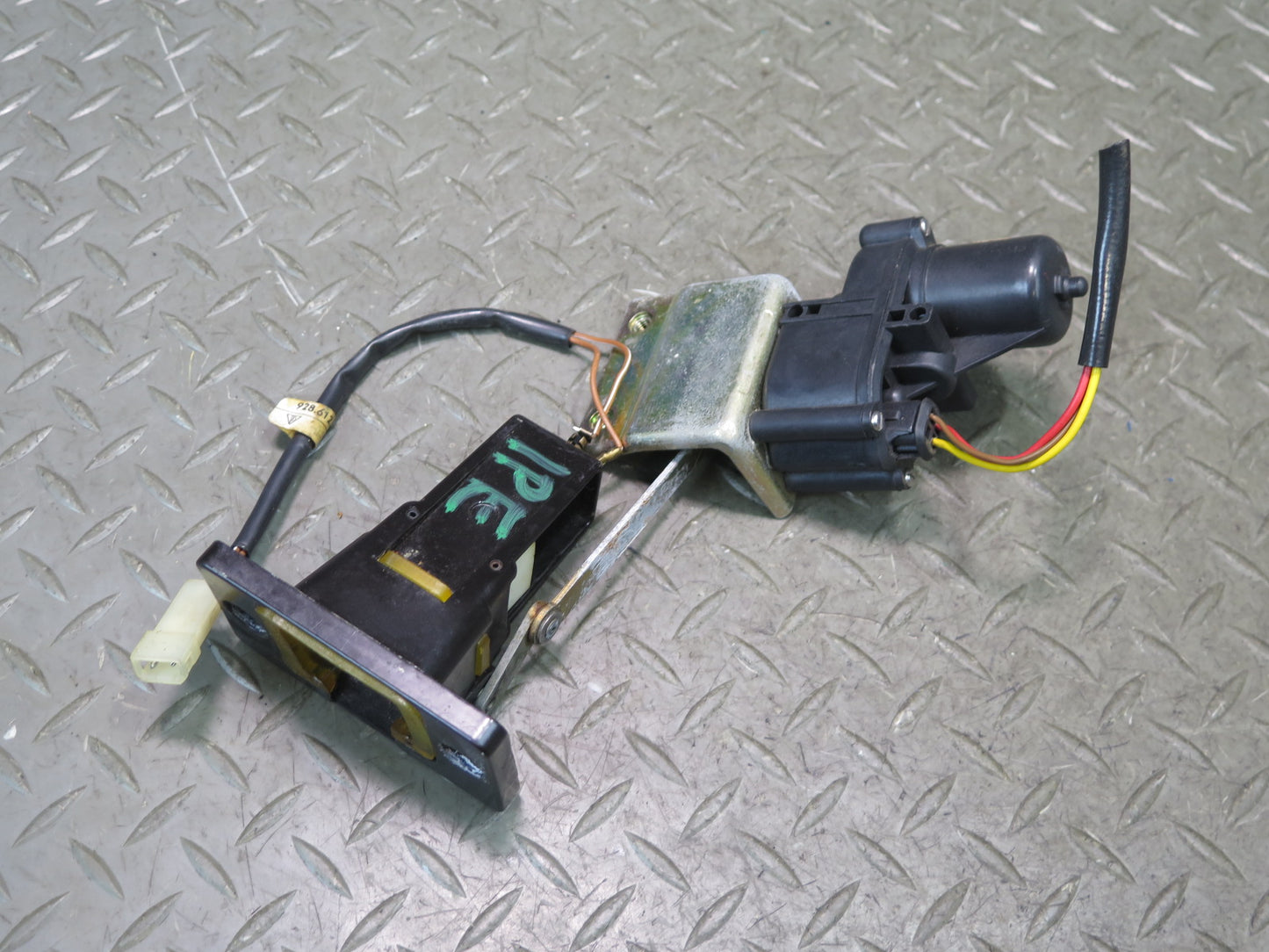 1987-1991 Porsche 928 Rear Trunk Hatch Lock Latch Receiver w Actuator Motor