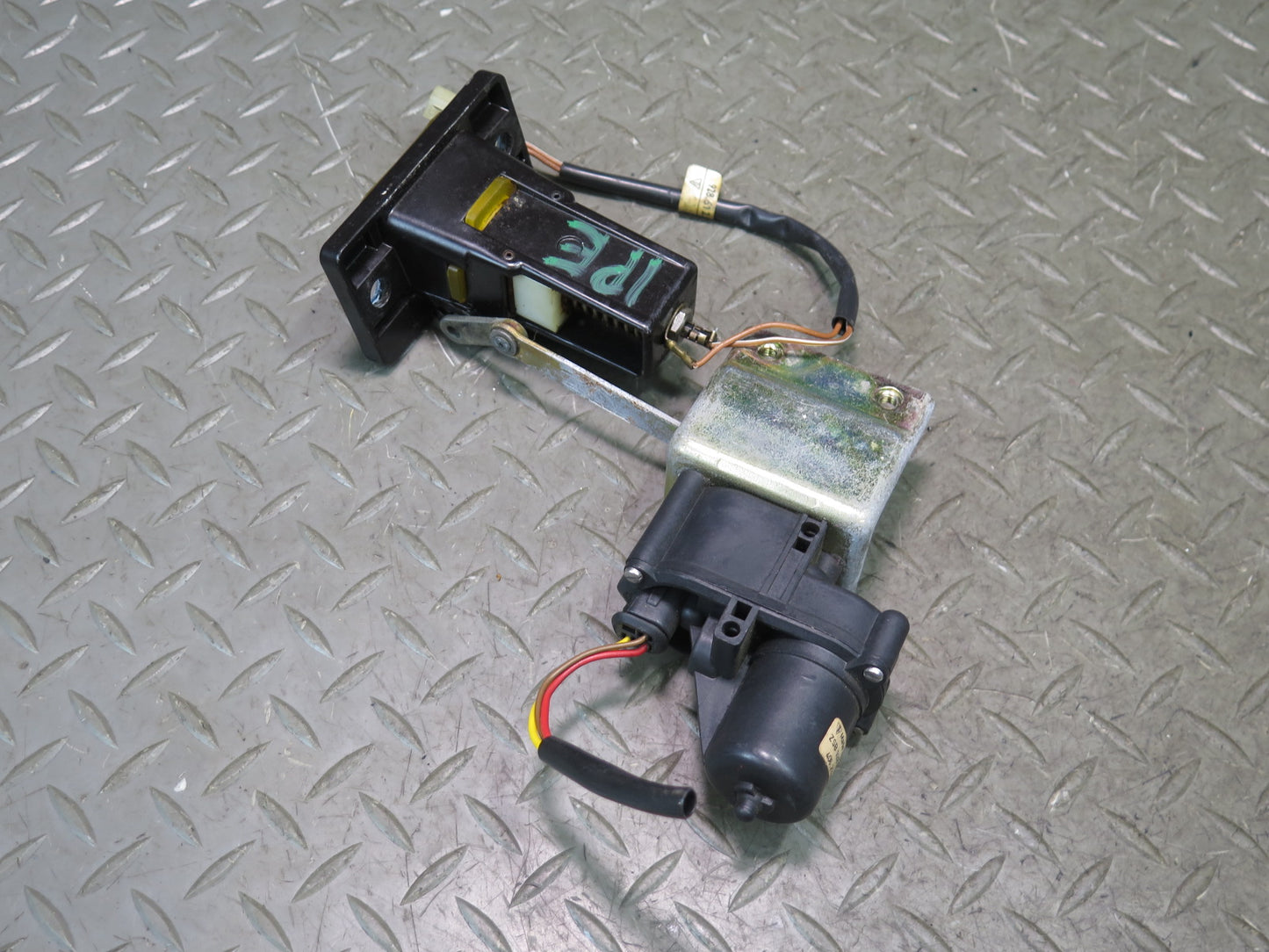 1987-1991 Porsche 928 Rear Trunk Hatch Lock Latch Receiver w Actuator Motor