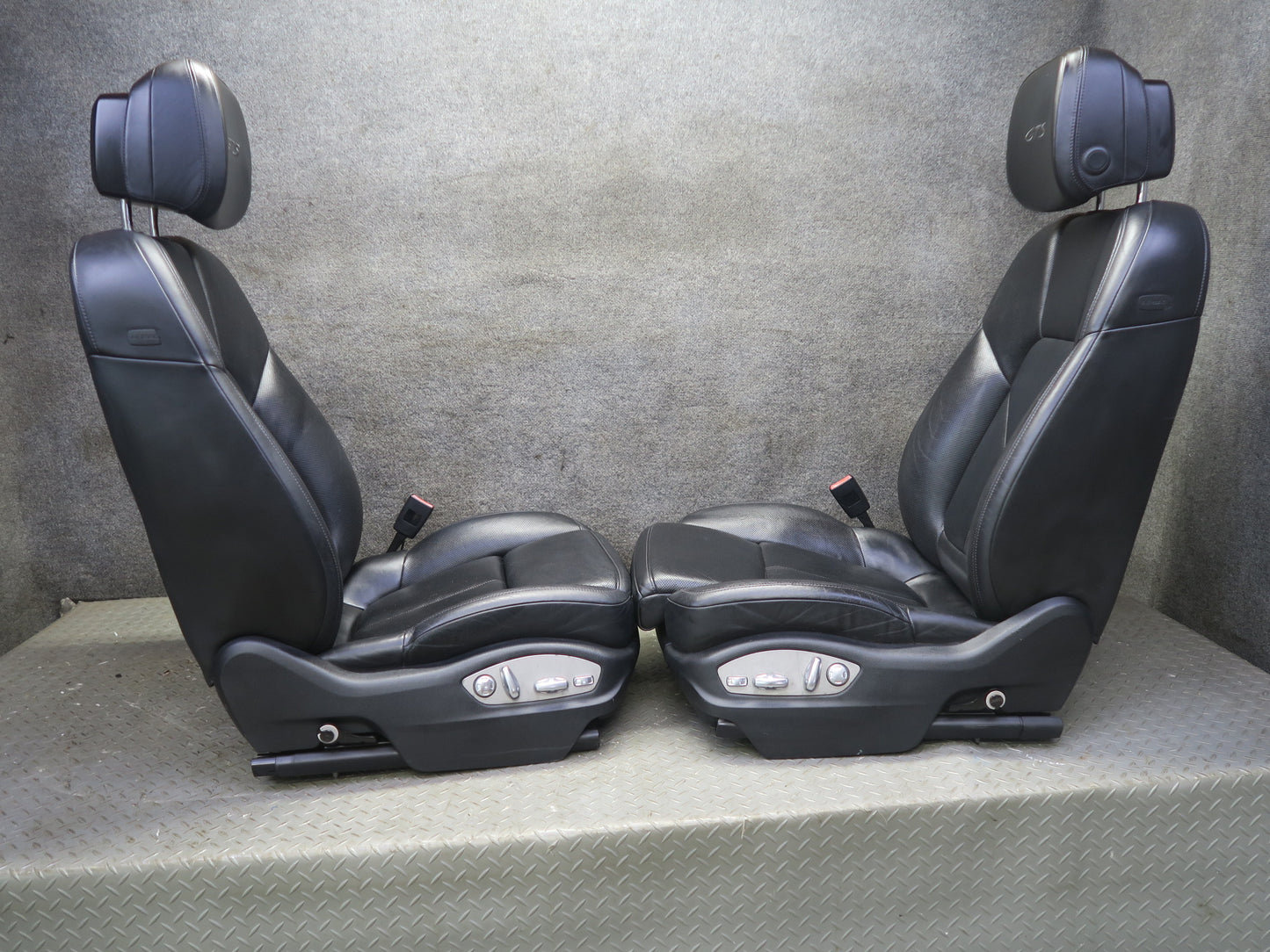 17-26 Porsche Macan GTS Front & Rear Heated Perforated Leather Seat Black Set