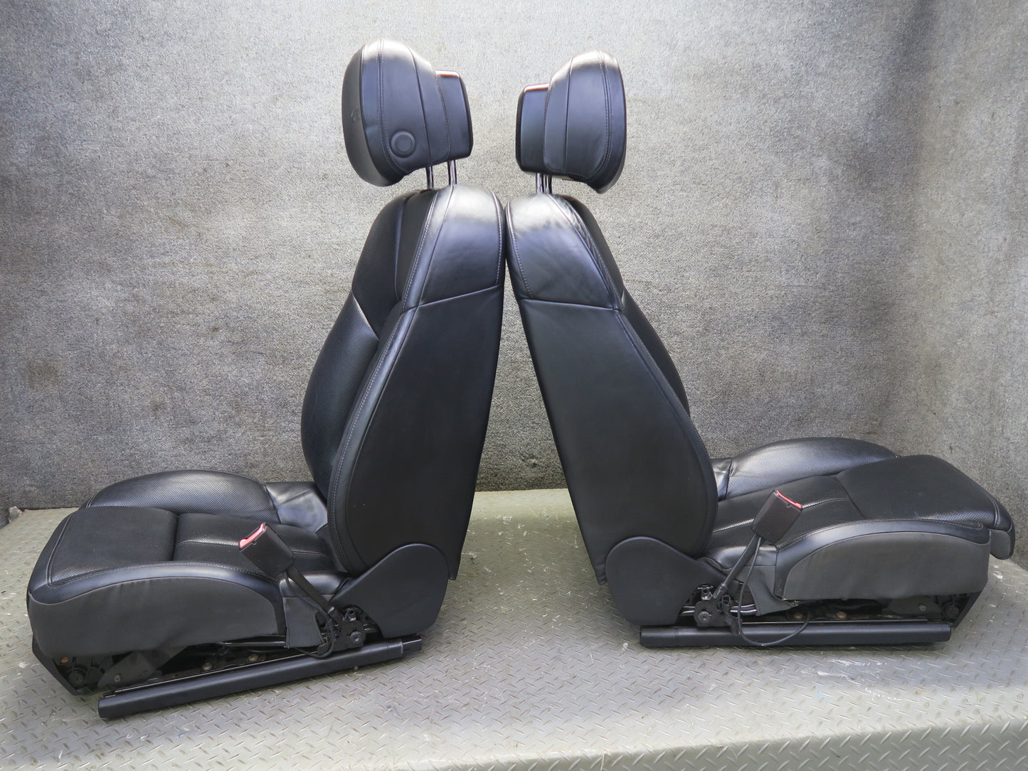 17-26 Porsche Macan GTS Front & Rear Heated Perforated Leather Seat Black Set