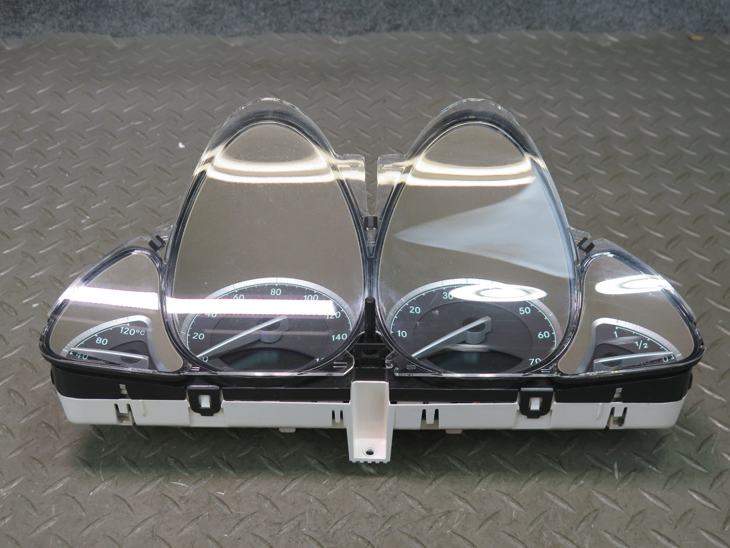03-08 Mercedes R230 Sl-class Instrument Cluster Gauge Speedometer 112K Miles OEM