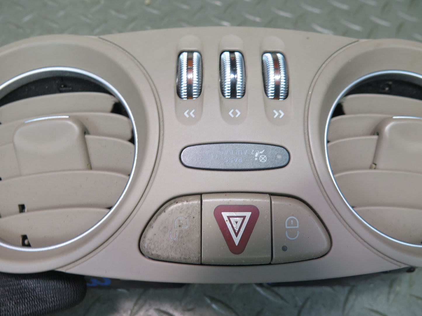07-12 Mercedes R230 Sl-class Set of 3 Dash Center Left Right Air Vent Brown OEM