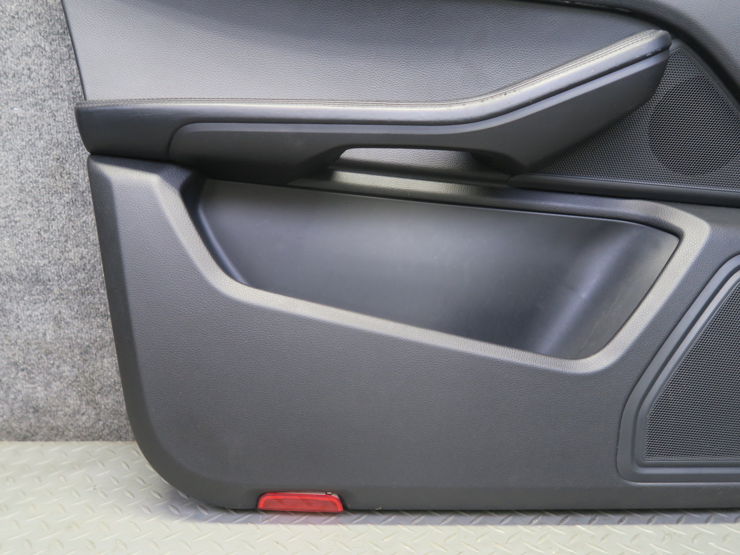 2015-2018 Porsche Macan Front Left & Right Door Trim Cover Panel Set of 2