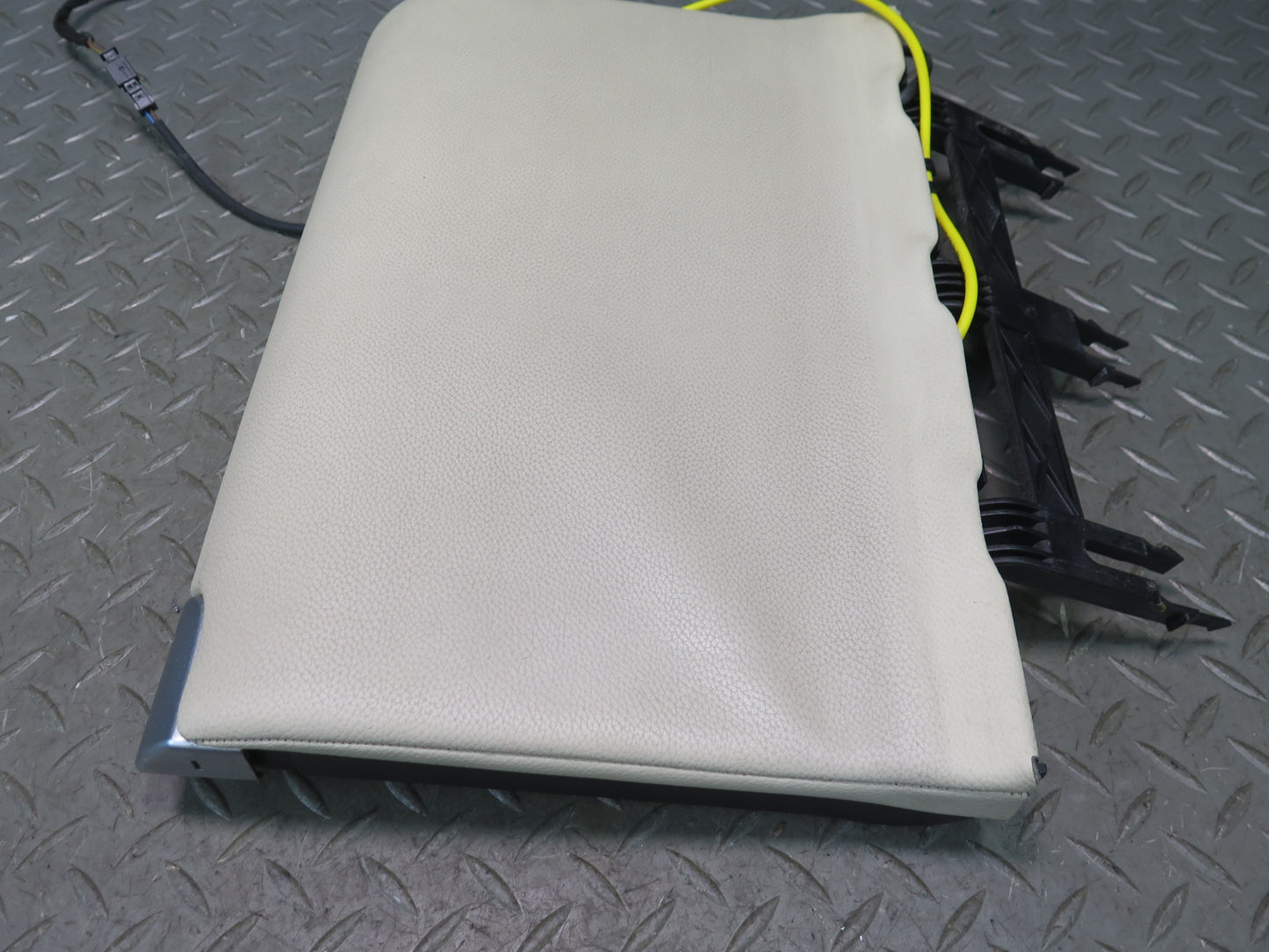 07-12 Mercedes R230 Sl-class Rear Seat Right Storage Compartment Cover Beige OEM