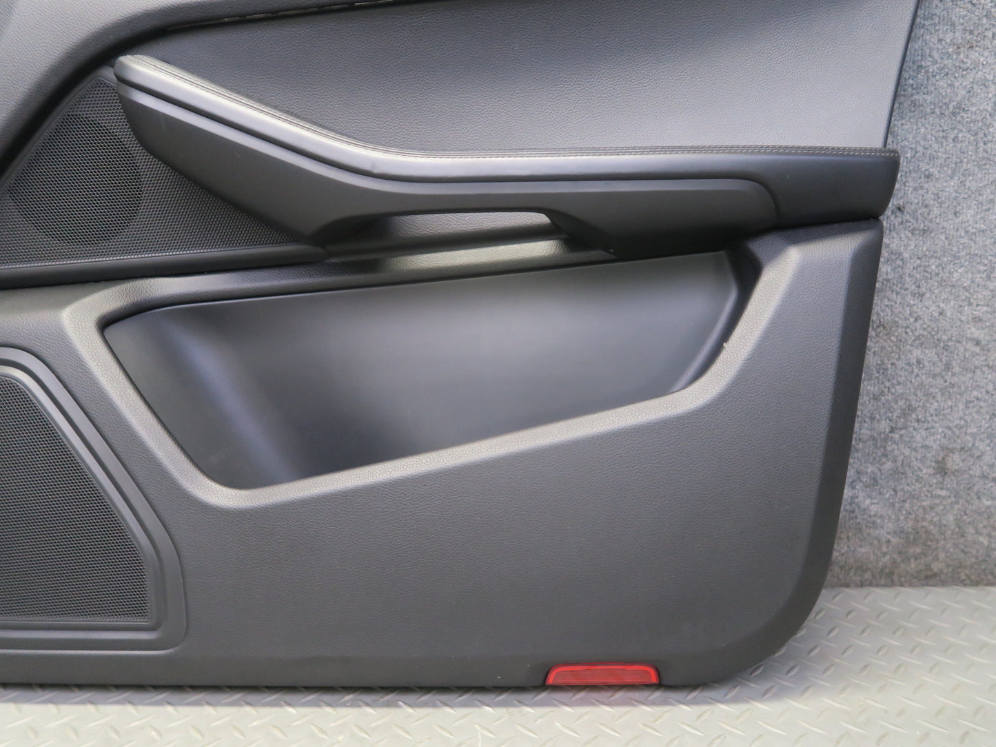 2015-2018 Porsche Macan Front Left & Right Door Trim Cover Panel Set of 2