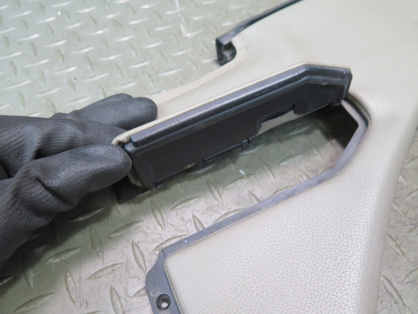 03-12 Mercedes R230 Sl-class Rear Left Quarter Hinge Flap Trim Edge Cover OEM