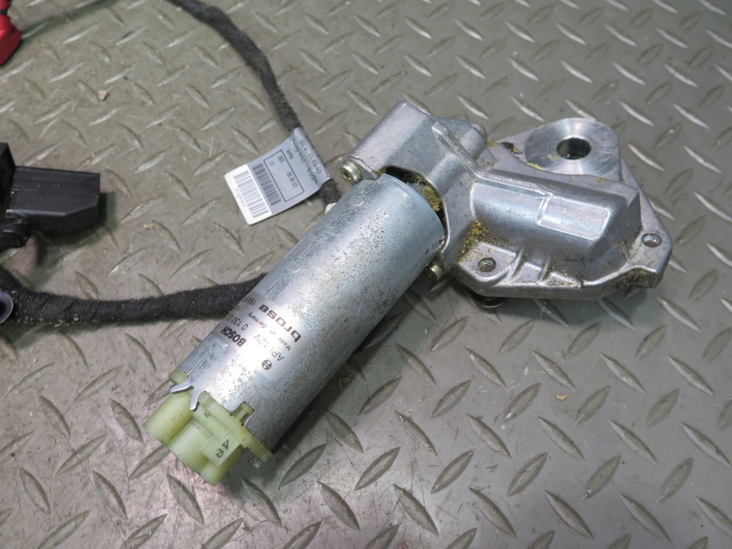 2003-2004 Porsche Cayenne 955 Front Left Seat Adjust Control Motor Set
