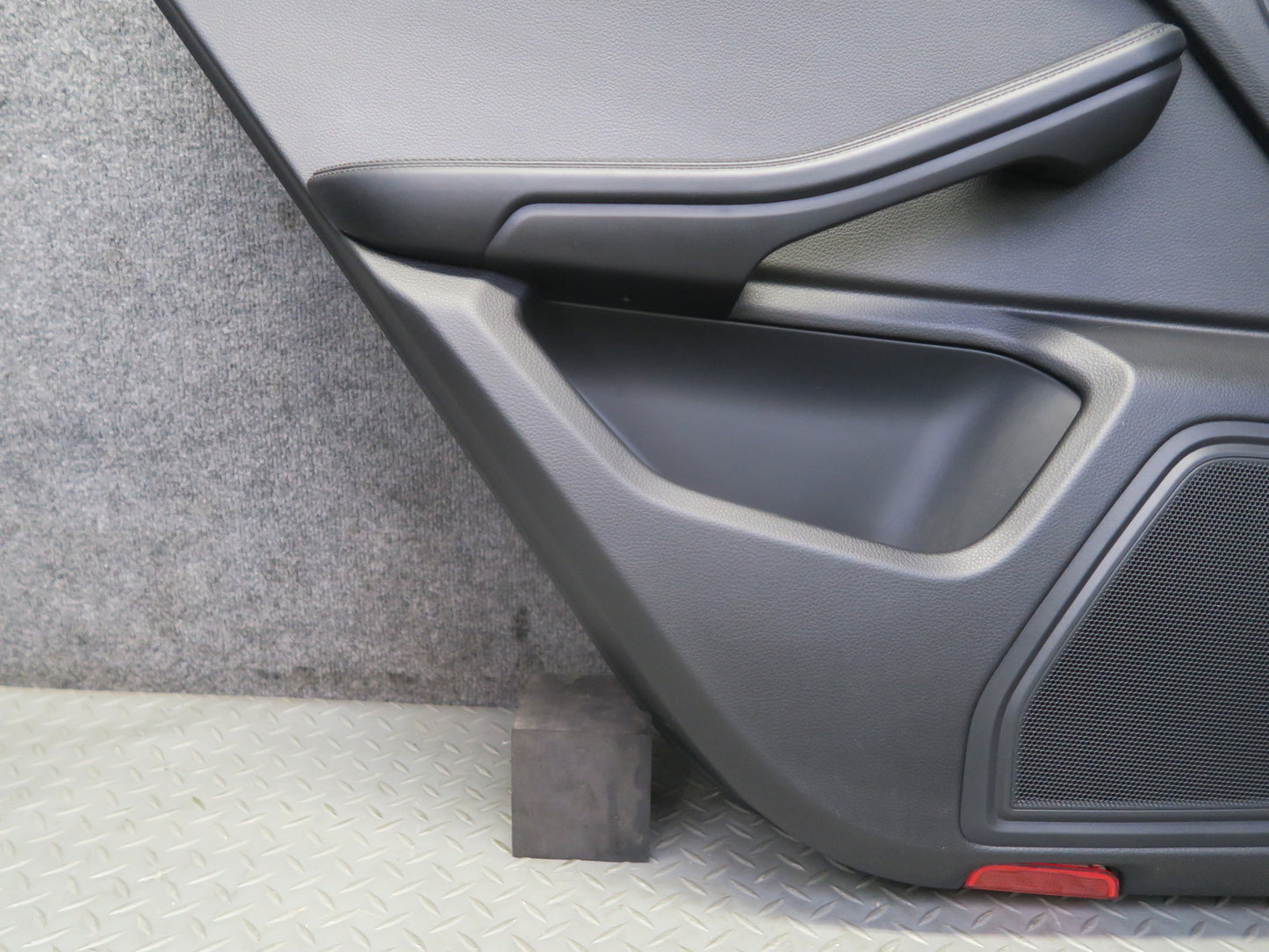 2015-2018 Porsche Macan Rear Left & Right Door Trim Cover Panel Black Set of 2