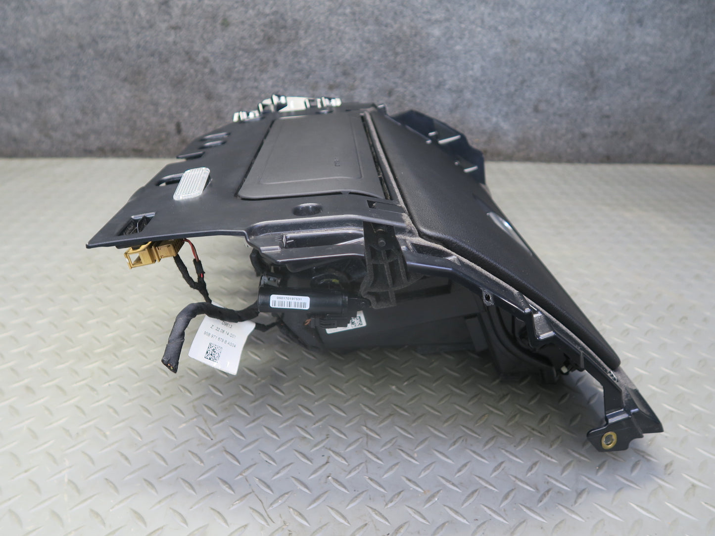 2015-2018 Porsche Macan Dash Front Right Glove Box Compartment Storage Black