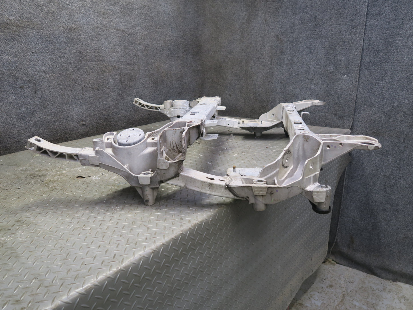 16-24 Chevrolet Camaro SS LT1 6.2L Front Suspension Crossmember Subframe OEM