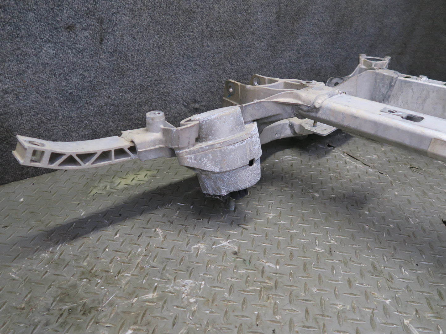 16-24 Chevrolet Camaro SS LT1 6.2L Front Suspension Crossmember Subframe OEM