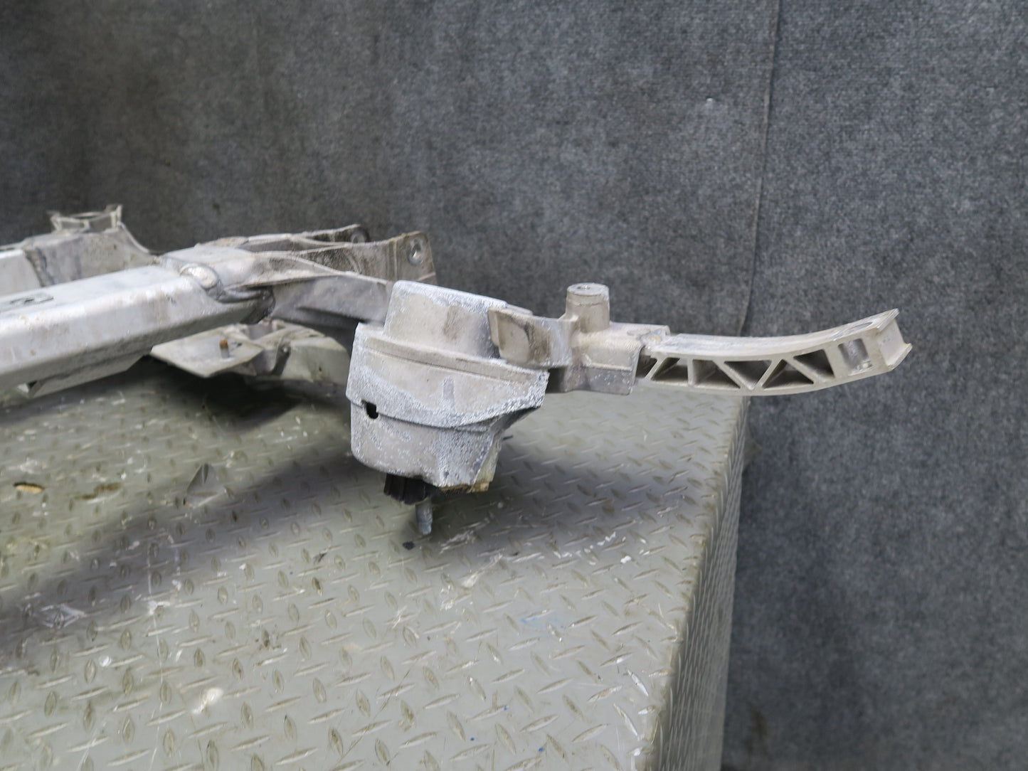 16-24 Chevrolet Camaro SS LT1 6.2L Front Suspension Crossmember Subframe OEM