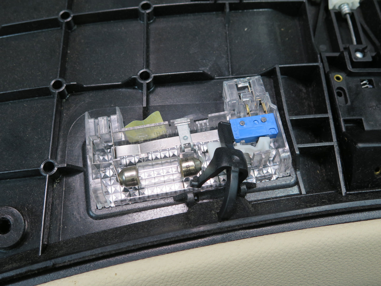 07-12 Mercedes R230 Sl-class Right Side Dash Glove Box Compartment Storage OEM