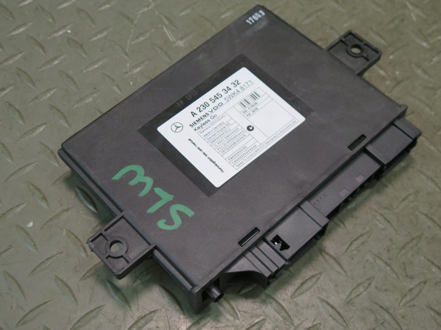 07-08 Mercedes R230 Sl-class Keyless GO Entry Control Module 2305453432 OEM