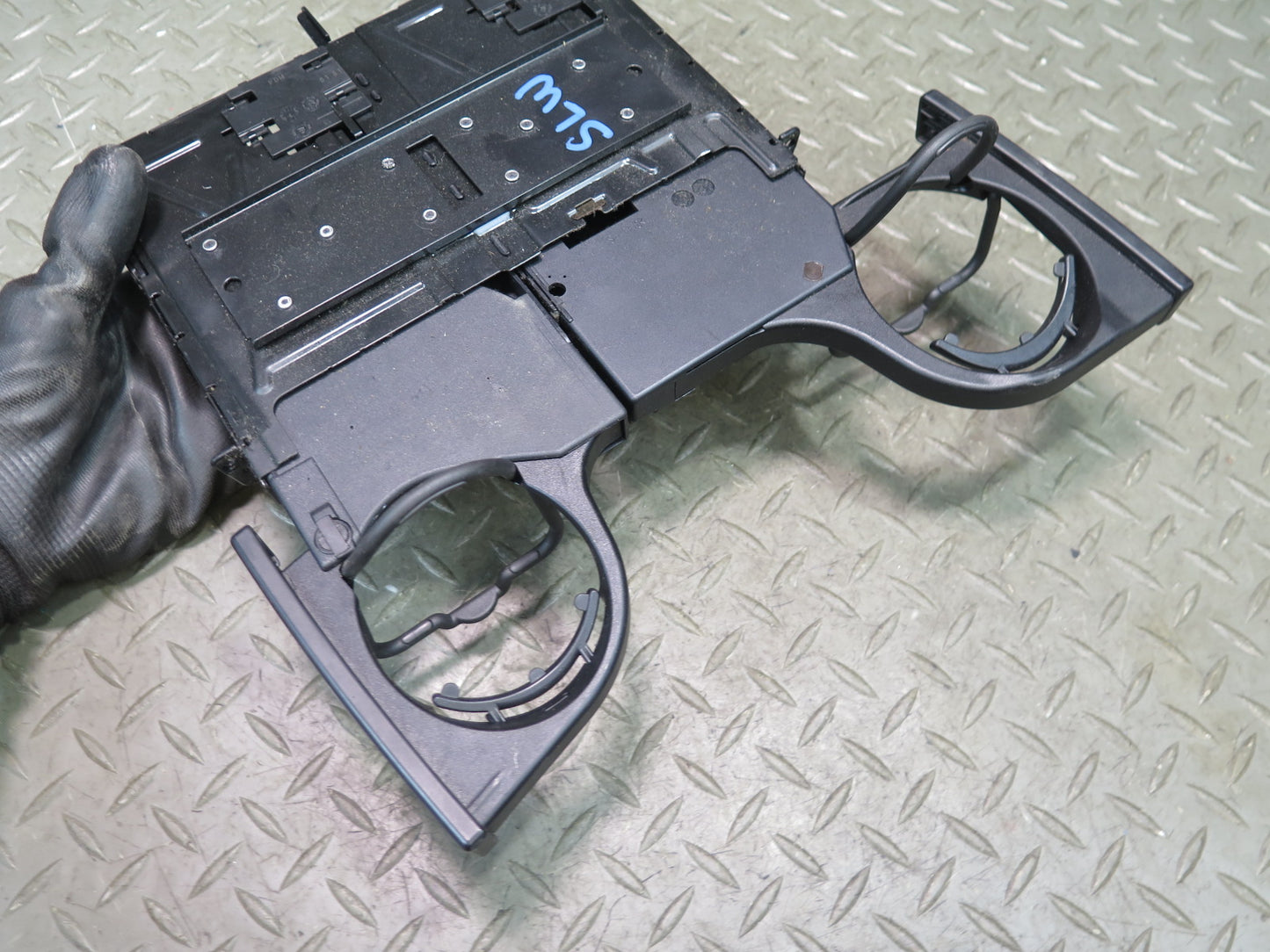 05-12 Mercedes R230 Sl-class Center Console Dash CUP Holder 2306806150 OEM