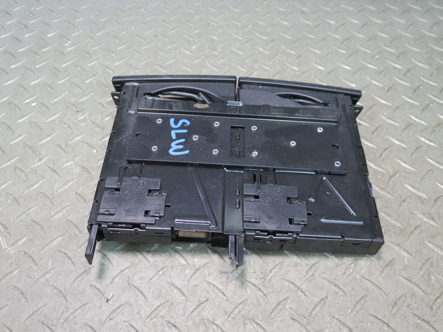05-12 Mercedes R230 Sl-class Center Console Dash CUP Holder 2306806150 OEM