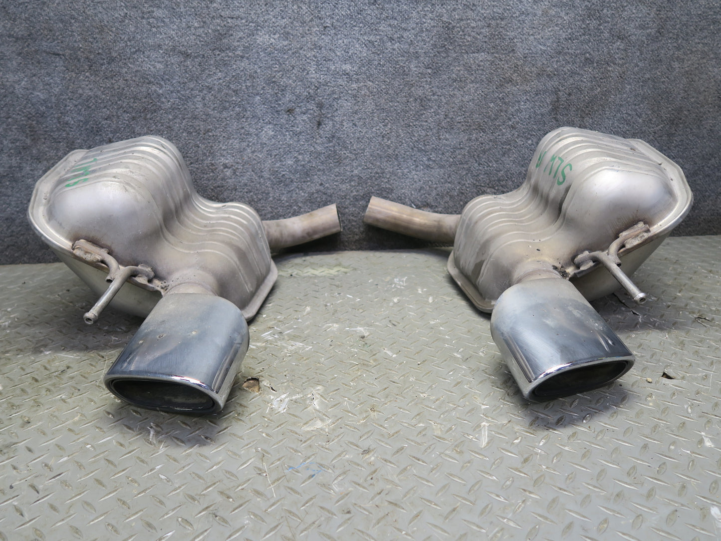 03-08 Mercedes R230 SL550 Set of 2 Rear Left & Right Exhaust Muffler w Tips OEM