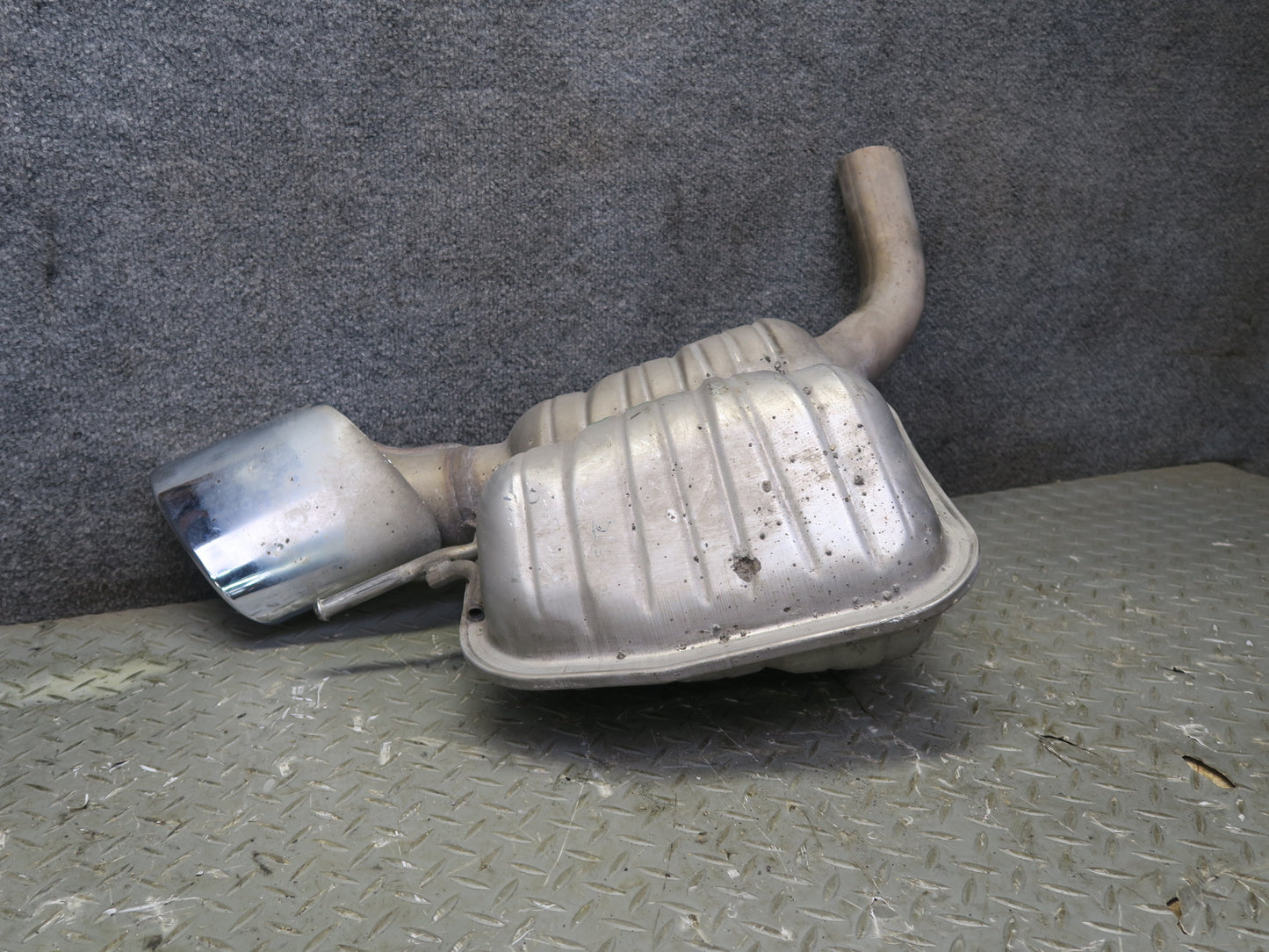 03-08 Mercedes R230 SL550 Set of 2 Rear Left & Right Exhaust Muffler w Tips OEM